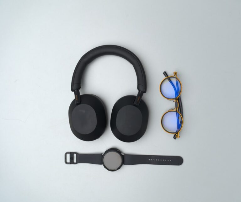 Stylish and Functional Accessories for the Modern Traveler